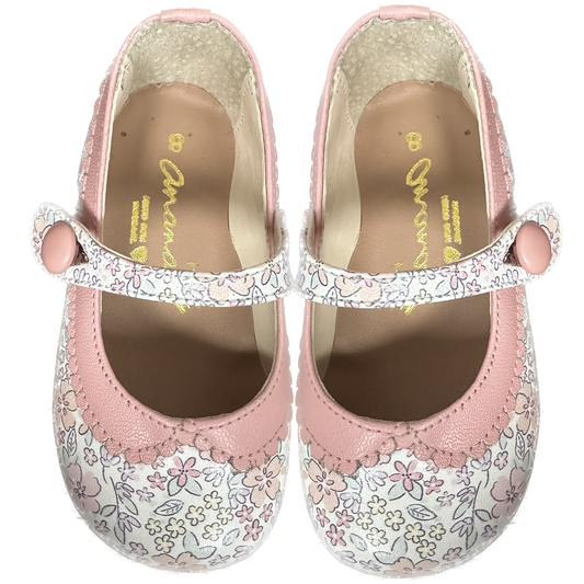 Sapato infantil Ananás e Raquel Mattar no couro floral Sarah Rosa Bebe