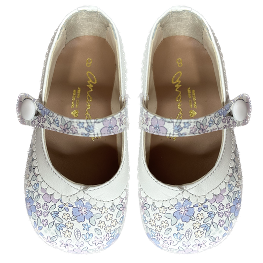 Sapato Infantil Ananás & Raquel Mattar no couro floral Sarah Azul com Branco