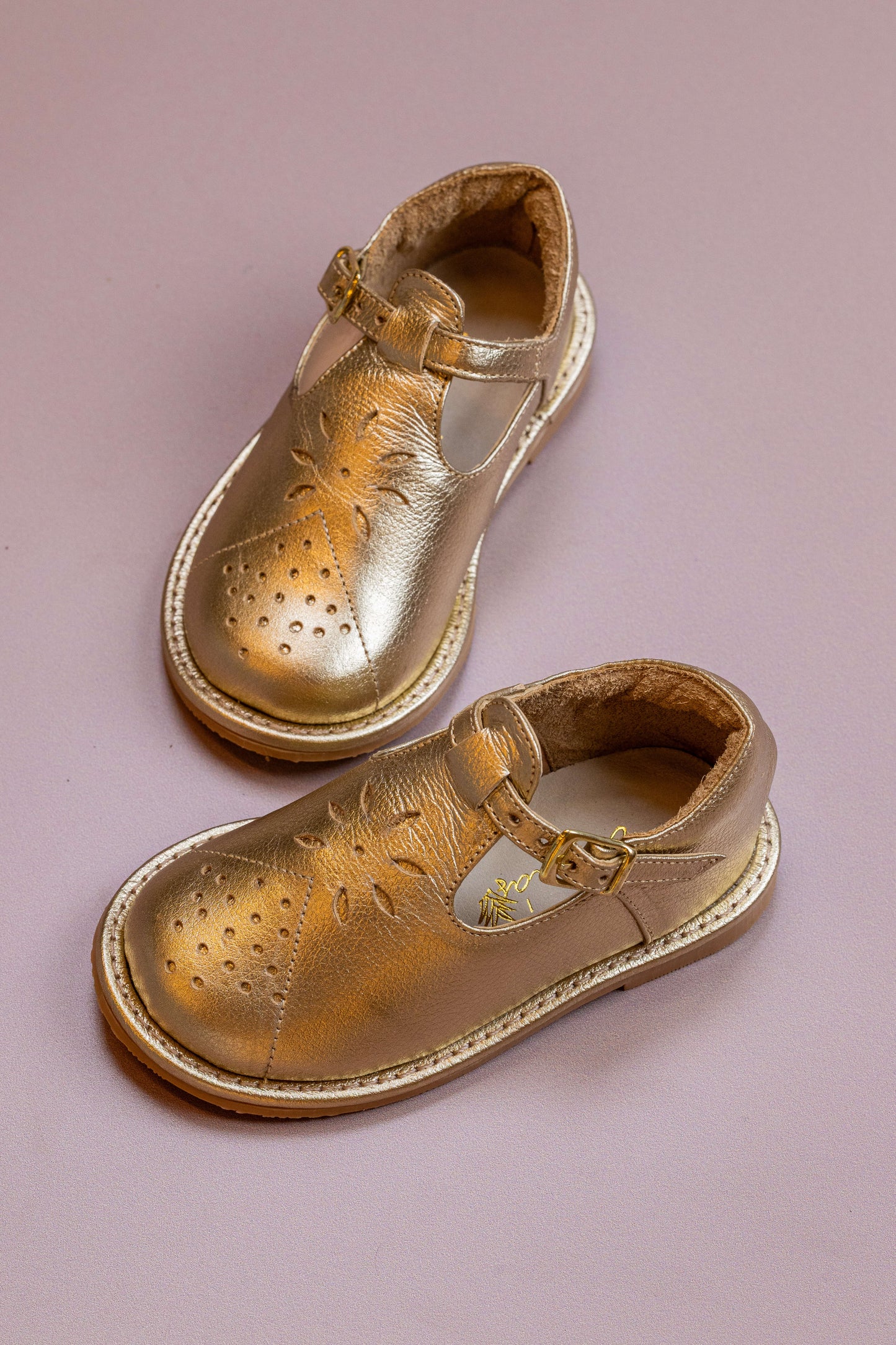 Sapato Infantil Ananás Rosie Couro Metalizado Ouro