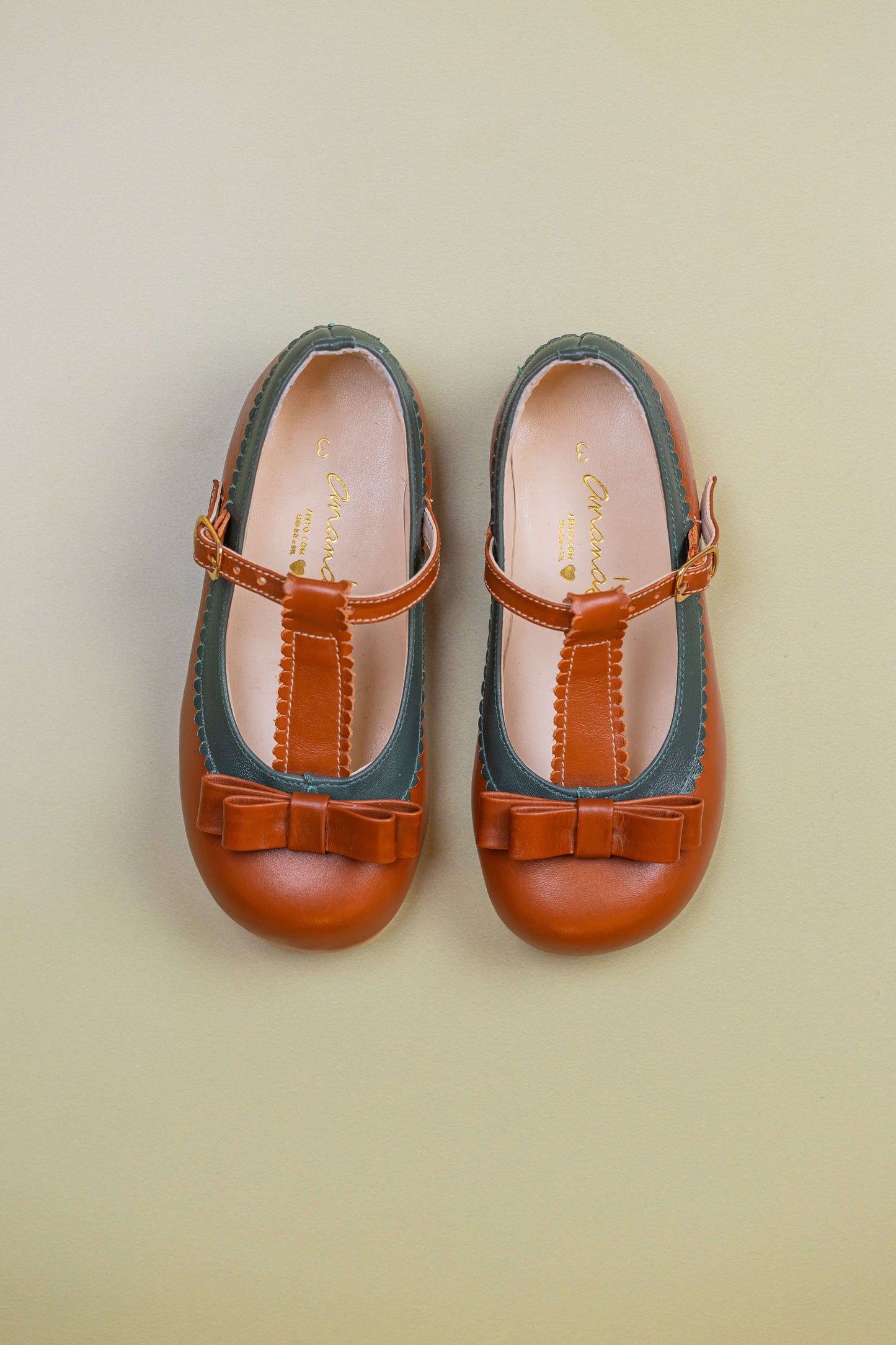 Sapato Infantil Ananás Amelia Couro Caramelo com Verde