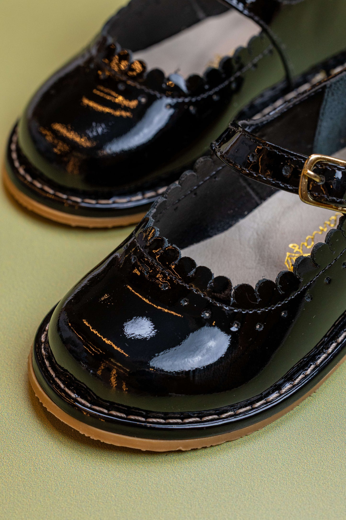 Sapato Infantil Ananás Charlotte Couro Verniz Preto