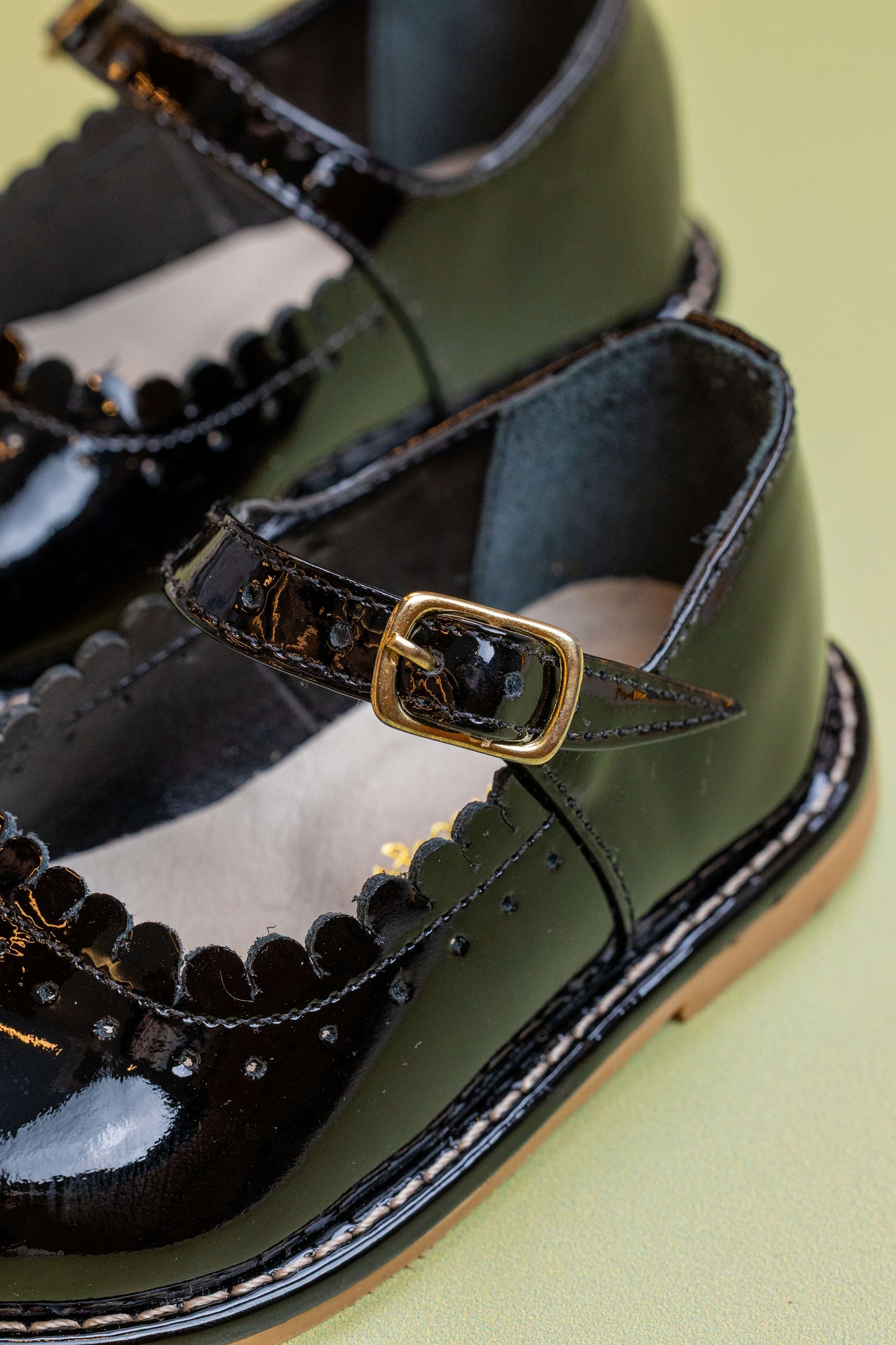 Sapato Infantil Ananás Charlotte Couro Verniz Preto