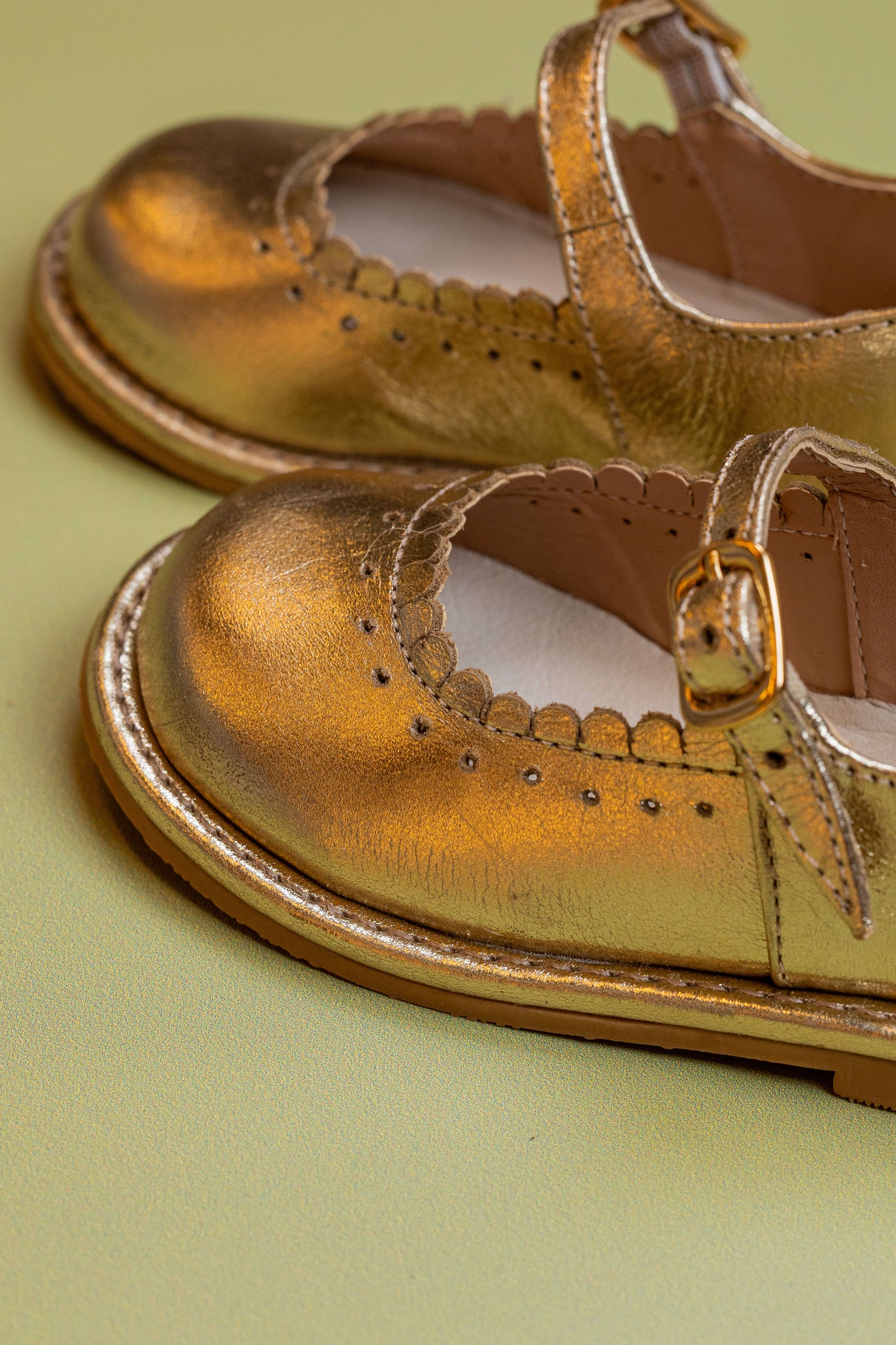 Sapato Infantil Ananás Charlotte Couro Metalizado Ouro