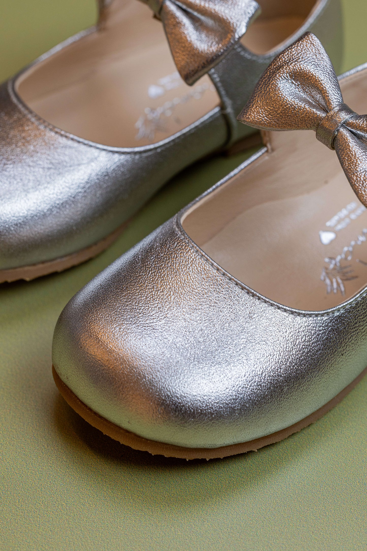 Sapato Infantil Ananás Beth Couro Metalizado Prata