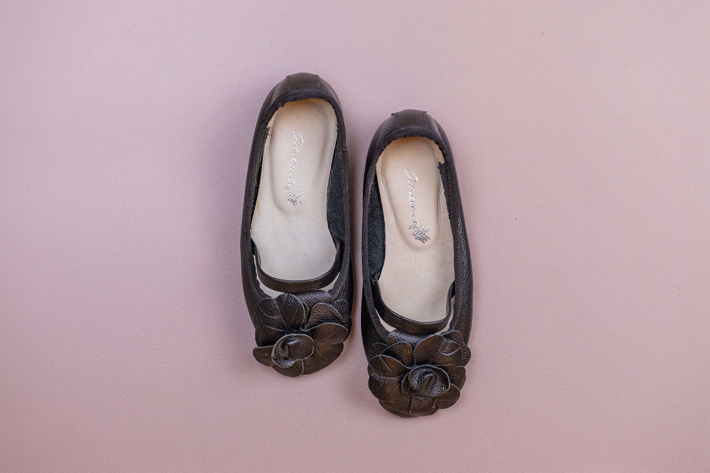 Sapatilha Infantil Ananás Bailarina Anna com Camélia Couro Preto