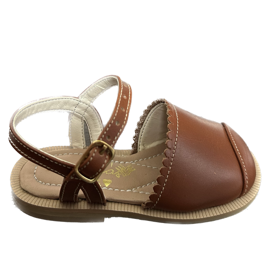Sandália Infantil Ananás e Raquel Mattar no couro Caramelo