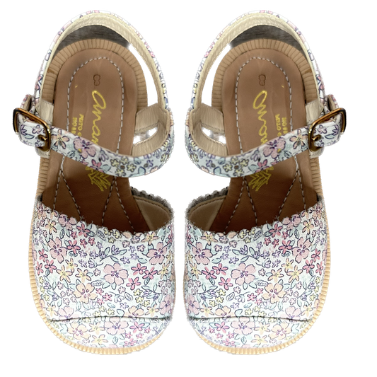 Sandália Infantil Ananás e Raquel Mattar no couro floral Sarah Rosa