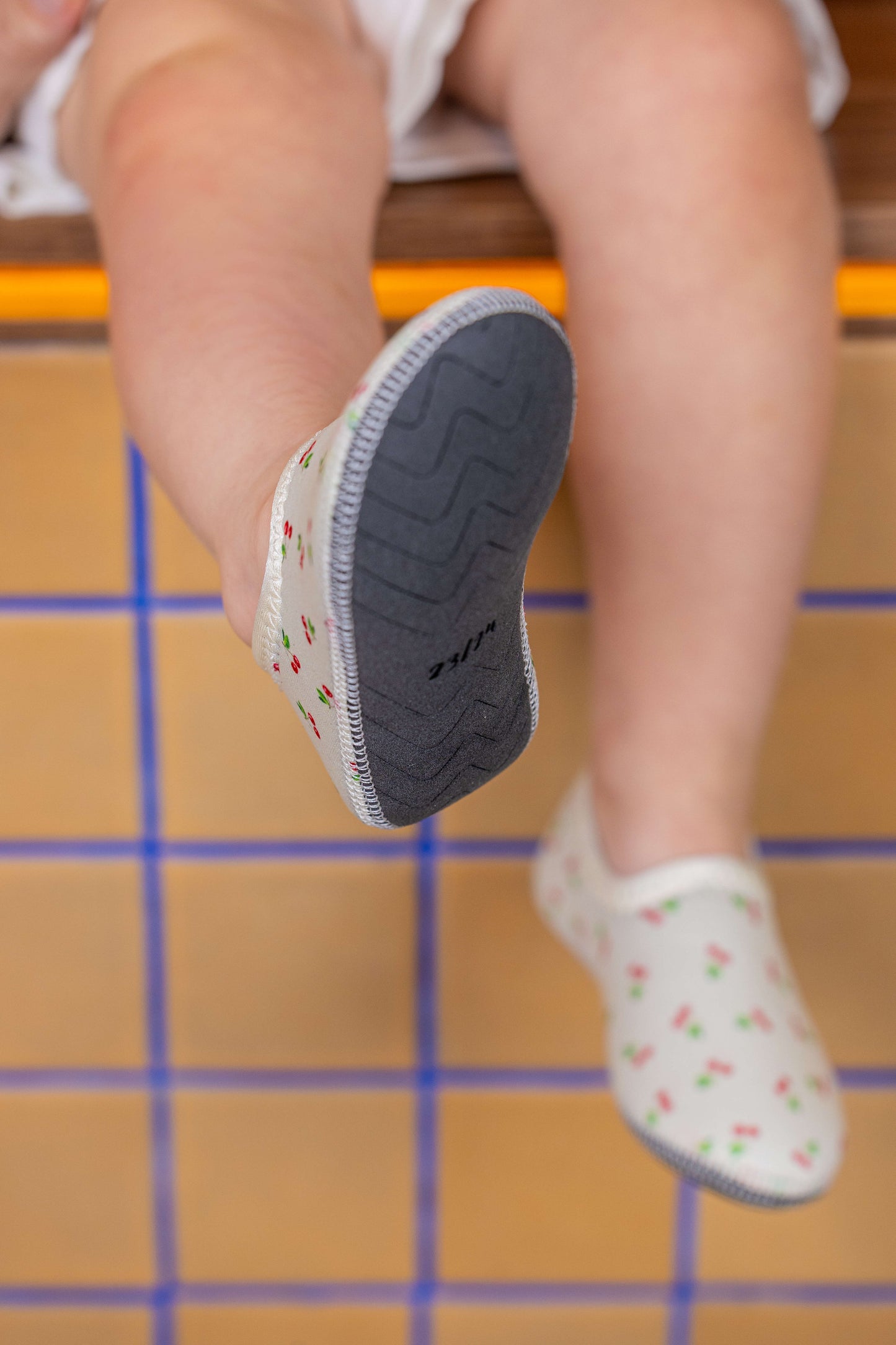 Sapato Infantil Ananás Kai Neoprene Cerejas