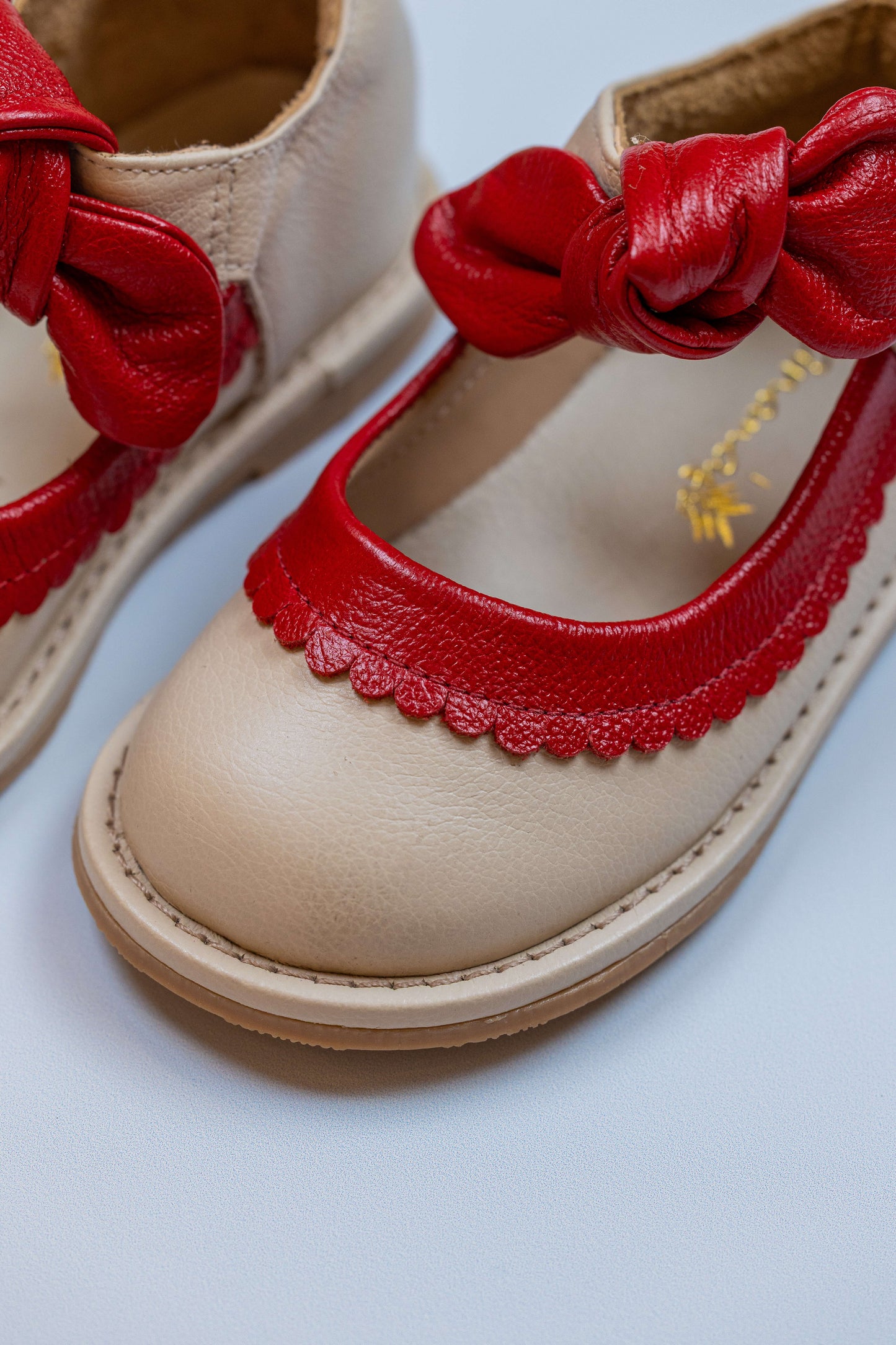 Sapato Infantil Ananás Violet Couro Marfim com Vermelho