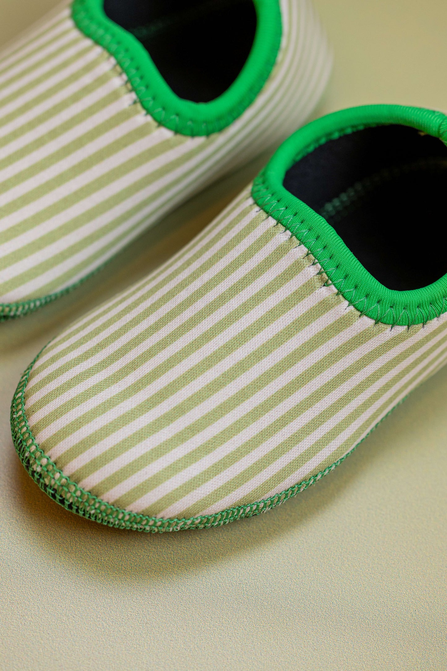 Sapato Infantil Ananás Kai Neoprene Listras Verde