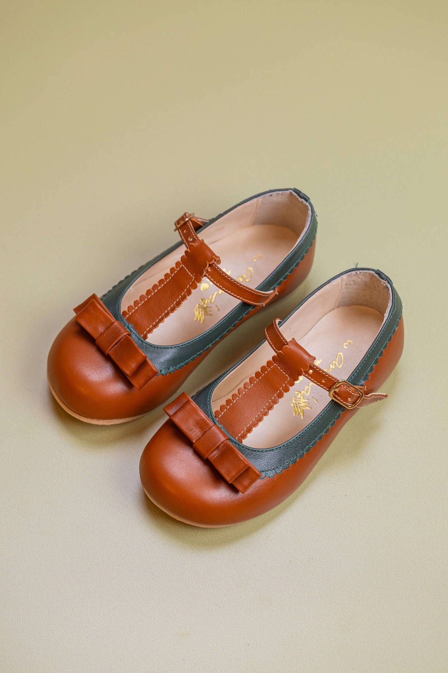 Sapato Infantil Ananás Amelia Couro Caramelo com Verde