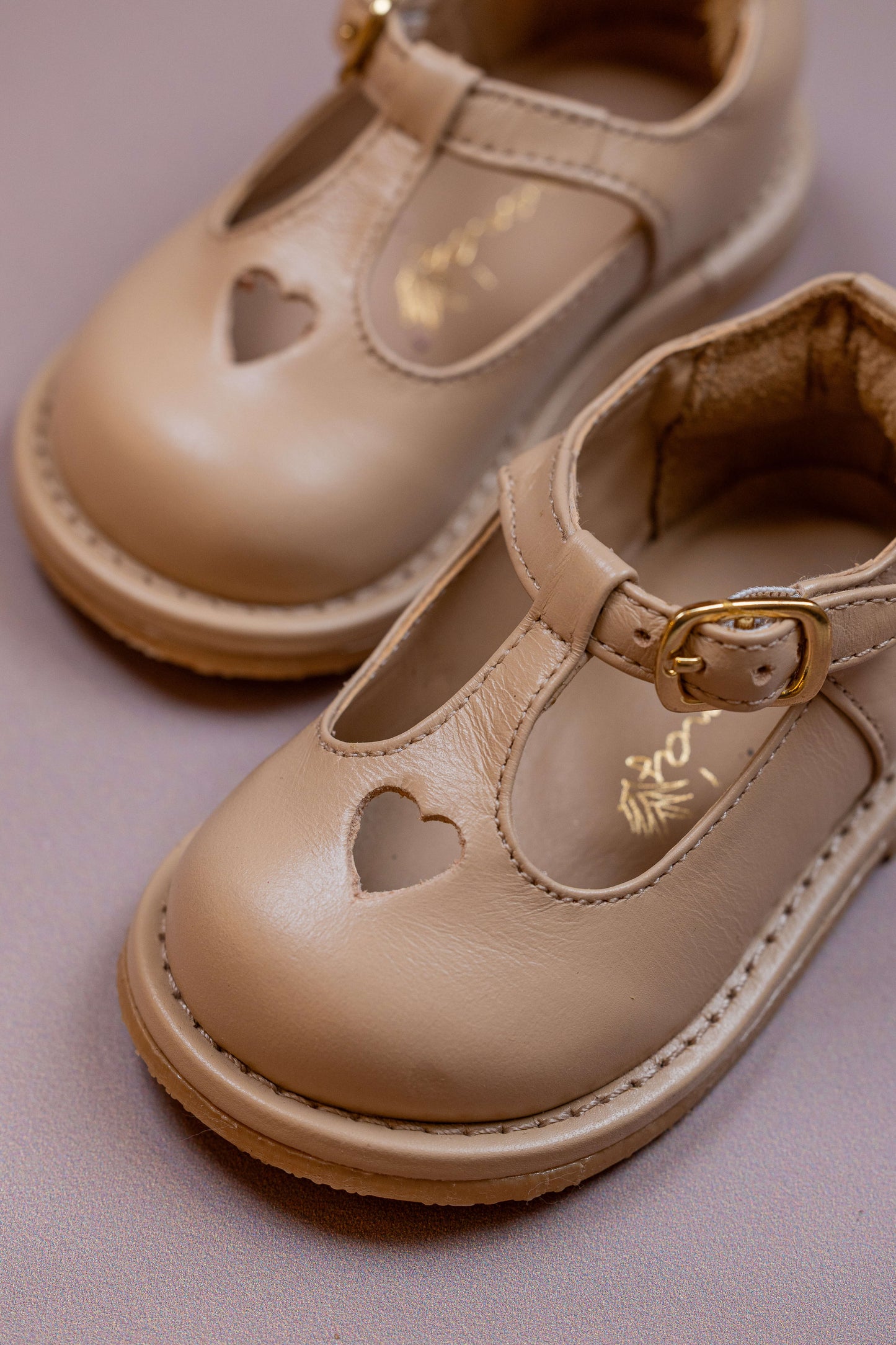 Sapato Infantil Ananás George Coracão Couro Bege