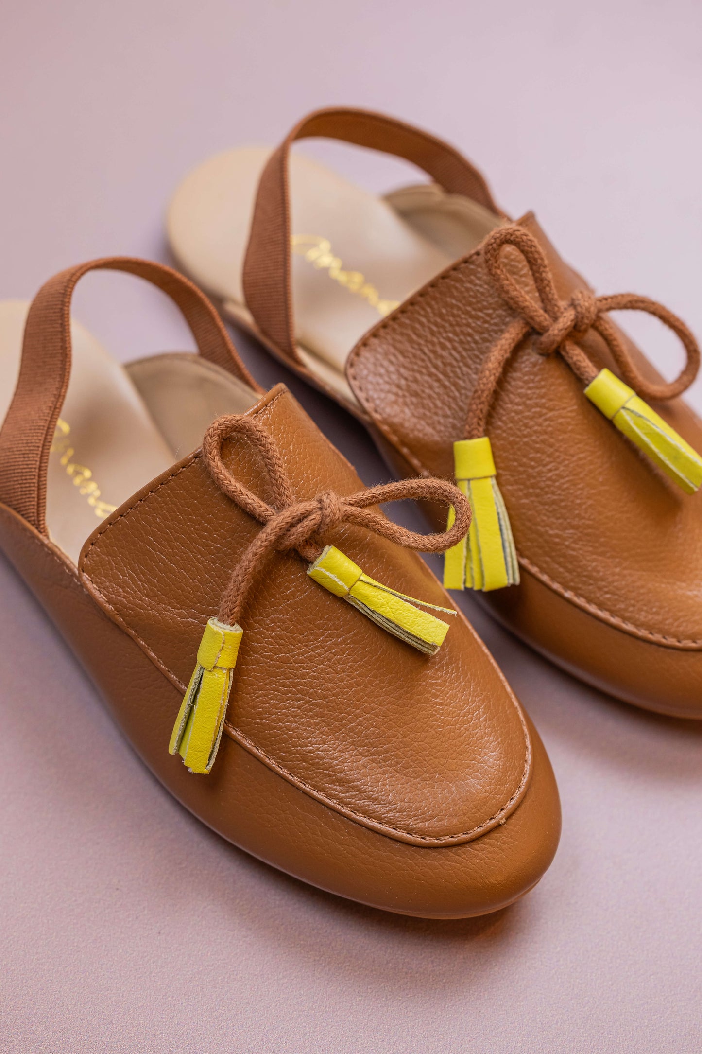 Mule Infantil Ananás Aida Couro Caramelo com Lima