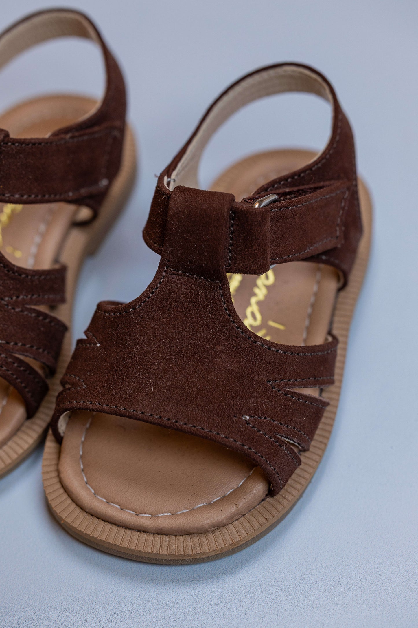 Sandália Infantil Ananás Léo Nobuck Café