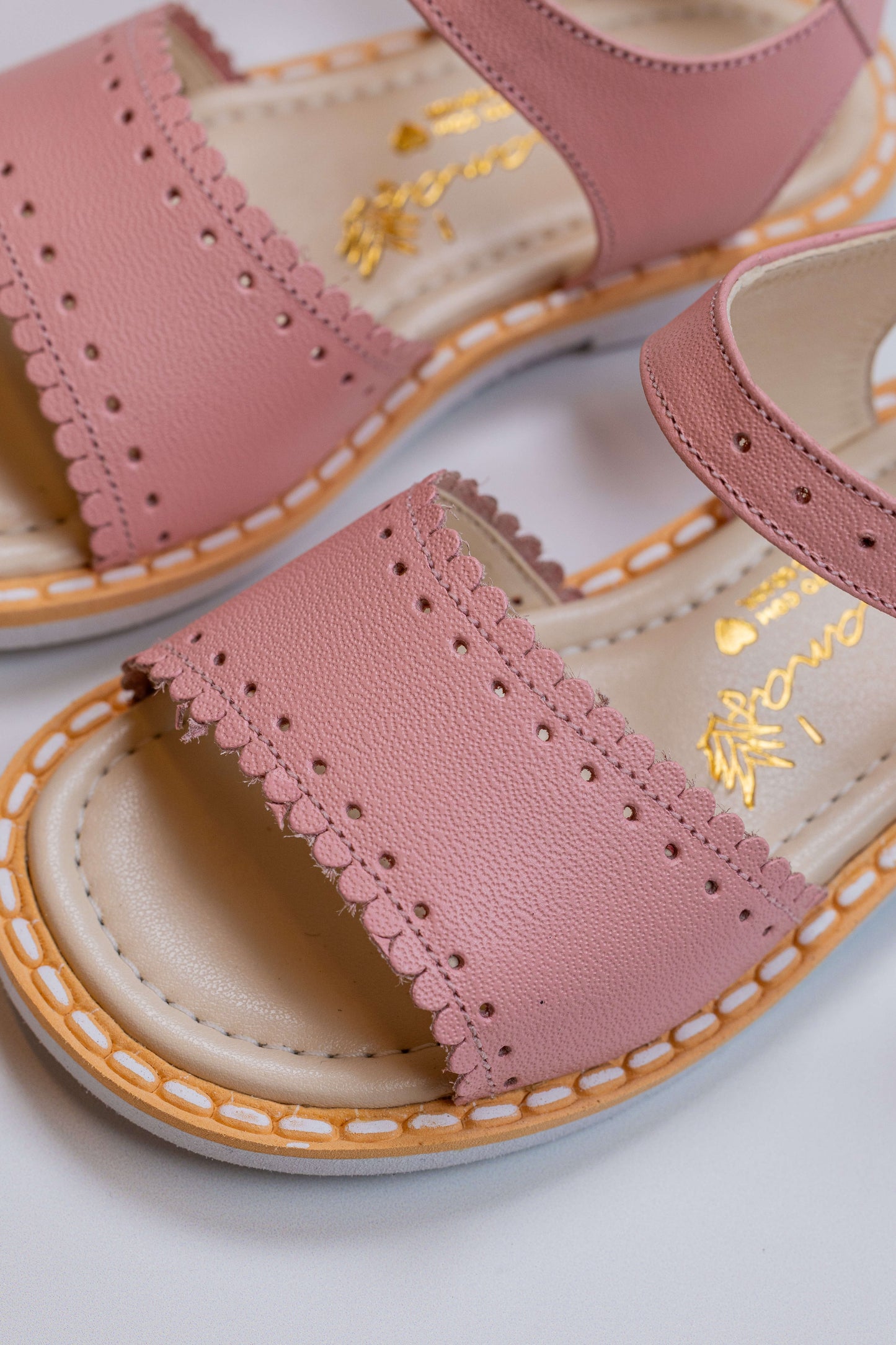 Sandália Infantil Ananás Fiorella Couro Rosa Bebê