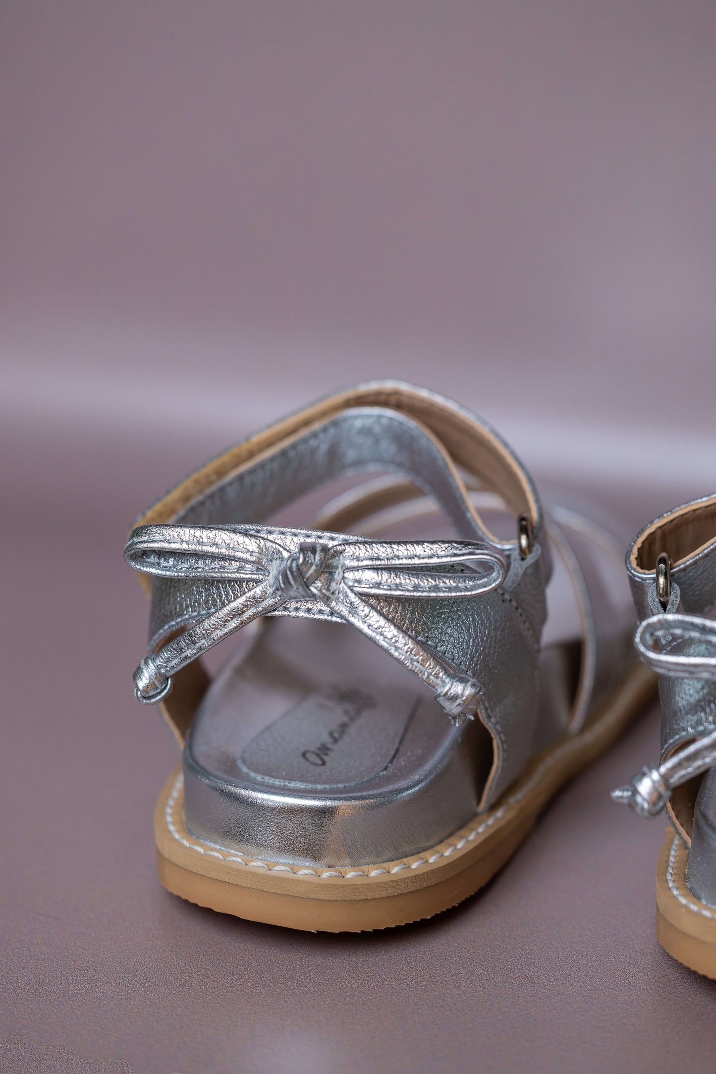 Papete Infantil Ananás Lola Couro Metalizado Prata